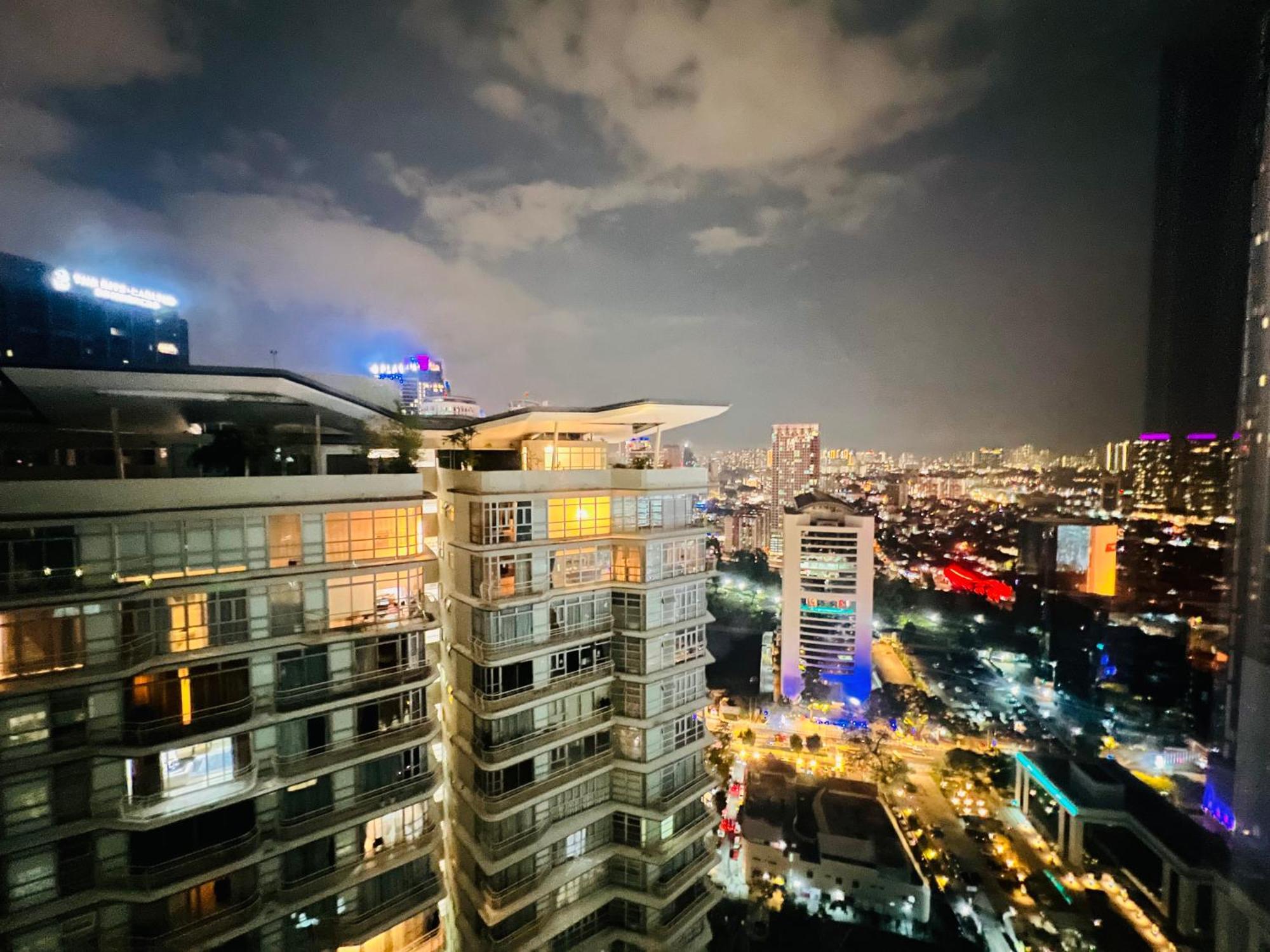 Sky Suites At Klcc By Mitstay Kuala Lumpur Exterior foto